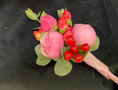 Свадебная бутоньерка «Гама чувст»