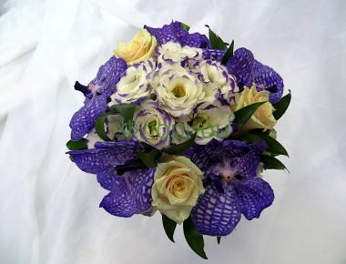 Свадебный букет из орхидей «Сиреневый сад»