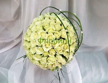 «Белая сфера» букет невесты из роз