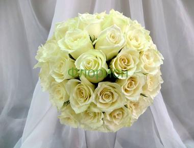 Букет невесты из роз «Белая сфера 1»