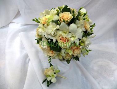 Букет невесты из роз «Кремовый шар 1»