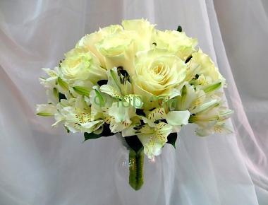 Свадебный букет из роз «Белый цвет»