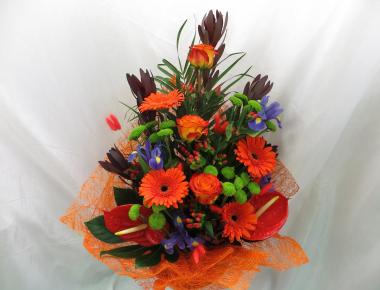 Букет на день рождения «Яркая пирамида»