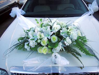 Цветы для  машины на свадьбу «Воздушная»