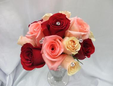 Букет невесты из живых цветов «Ералаш»