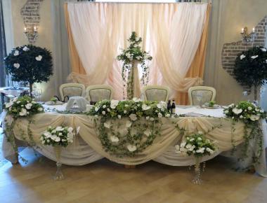 Цветы для оформления свадебного стола «Аврора»