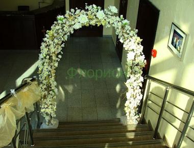 Свадебная арка «Белая дуга»