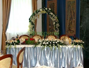 Цветочная свадебная арка. Полянка« Арт Холл» (А)