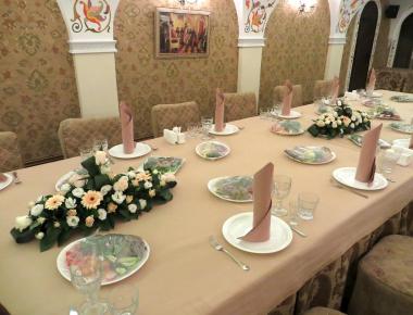 Цветы для оформления свадебного стола «Добрыня»