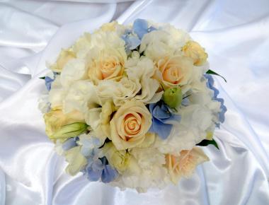 Букет невесты из живых цветов «Васильки»
