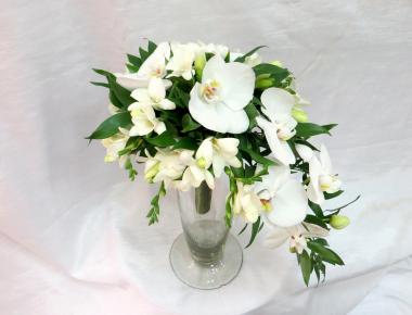 Свадебный букет из живых цветов «Белая вода»