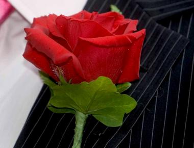 Бутоньерка жениха «Красная роза»