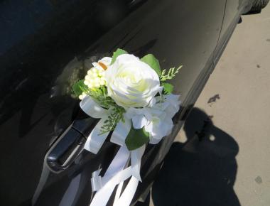 Цветы для украшения машины. Дверь «Белая птица» (Б)