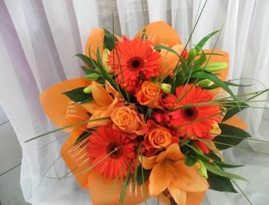 Букет из живых цветов «Оранжевое солнце»