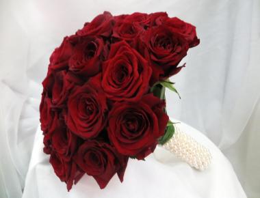 Букет невесты из роз «Красная краса»