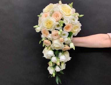 Букет невесты из роз «Милый Лизок»