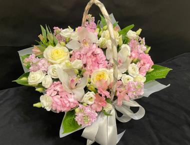 Корзина из цветов «Как мимолётна красота»