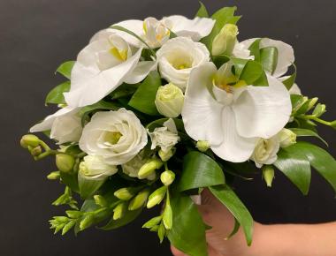Свадебный букет с орхидеями «Белая легенда»