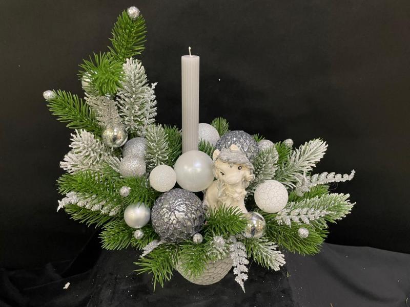 Новогодняя композиция со свечой Улыбка года