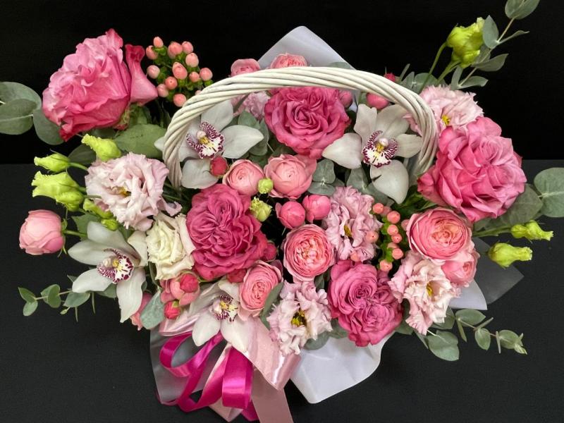 Корзина из цветов Любовь на вкус бывает разной