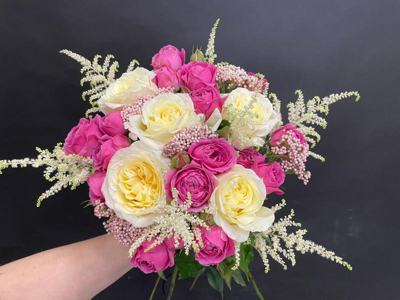 Необычный взгляд Букет невесты роз