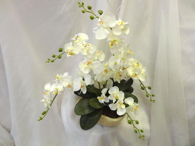 Королевская орхидея из искусственных цветов