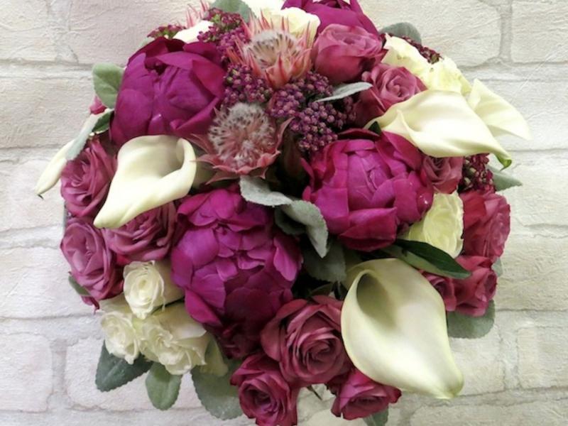Букет невесты с розами Кармен