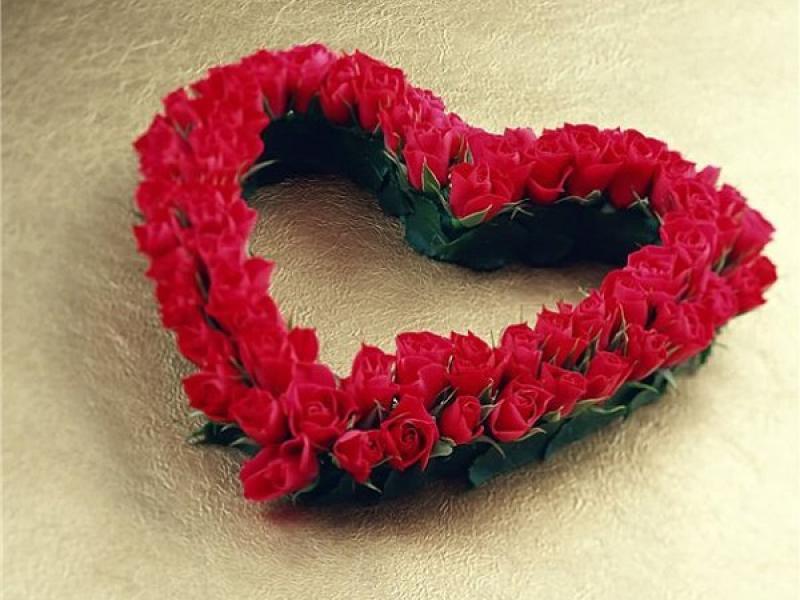 Сердце из цветов на 14 февраля Милое признание