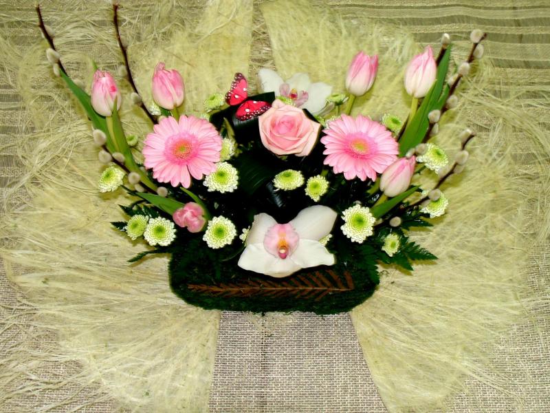 Композиция с живыми цветами Чудесный