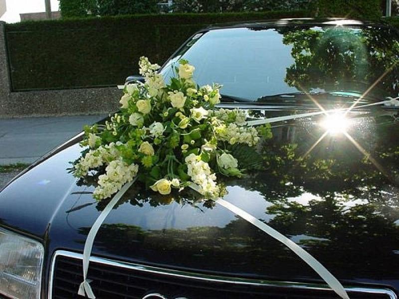 Цветы для оформления свадебной машины Марина