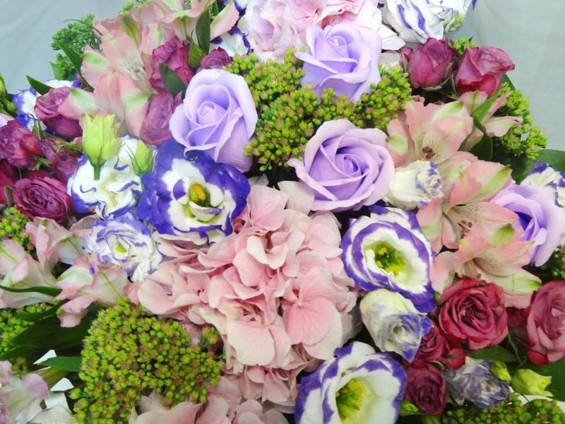 Композиция из цветов Краски воскресенья