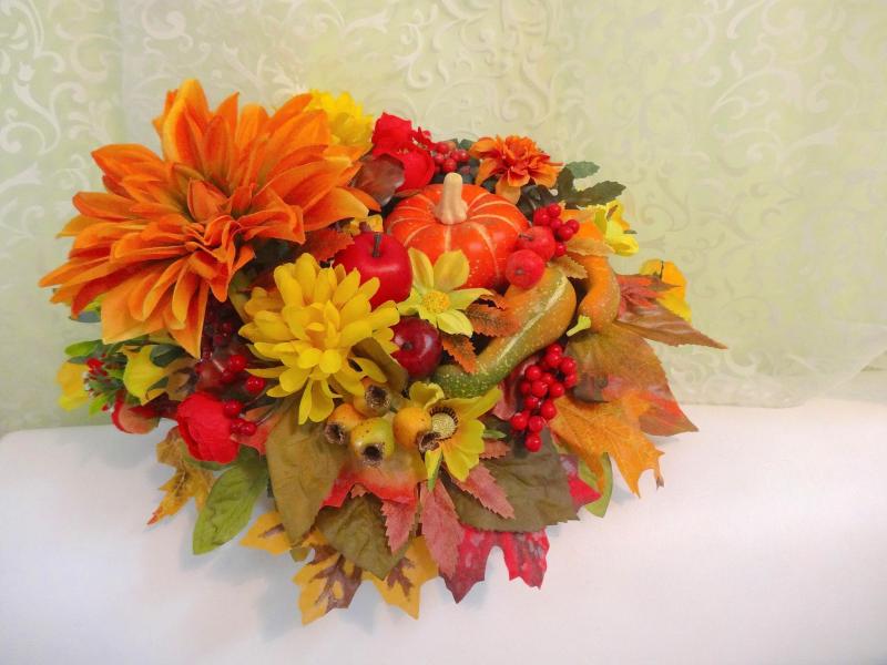 Вот и осень Настольная композиция из искусственных цветов