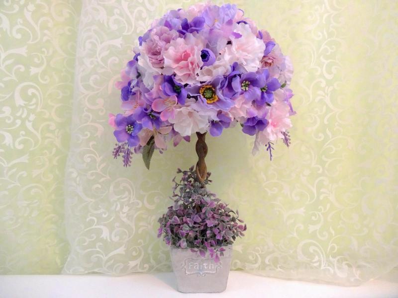 Фиолетовый топинарий Настольная композиция из искусственных цветов