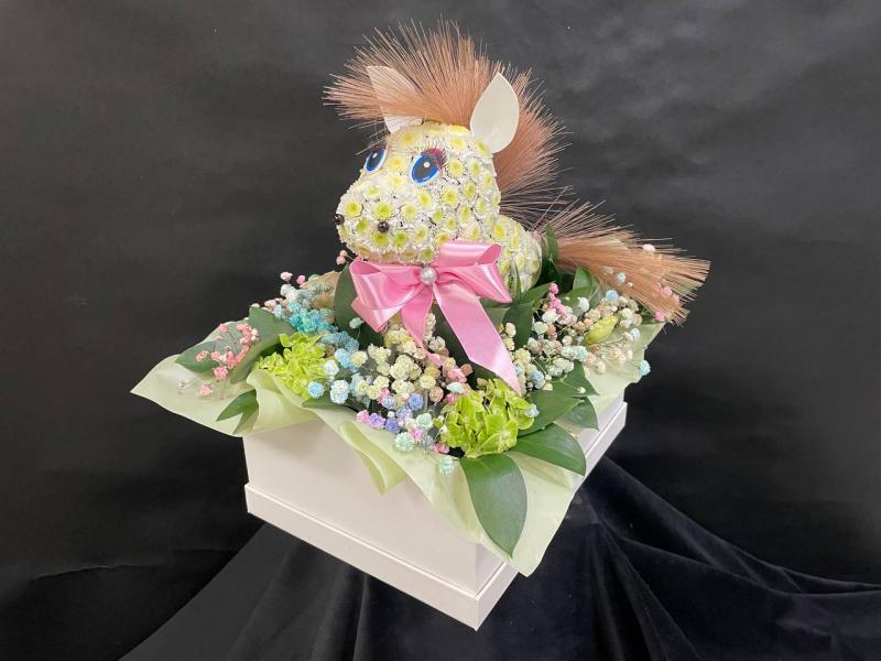 В яблоках Лошадка из цветов