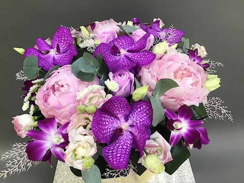 Вечерний наряд Букет с орхидеями