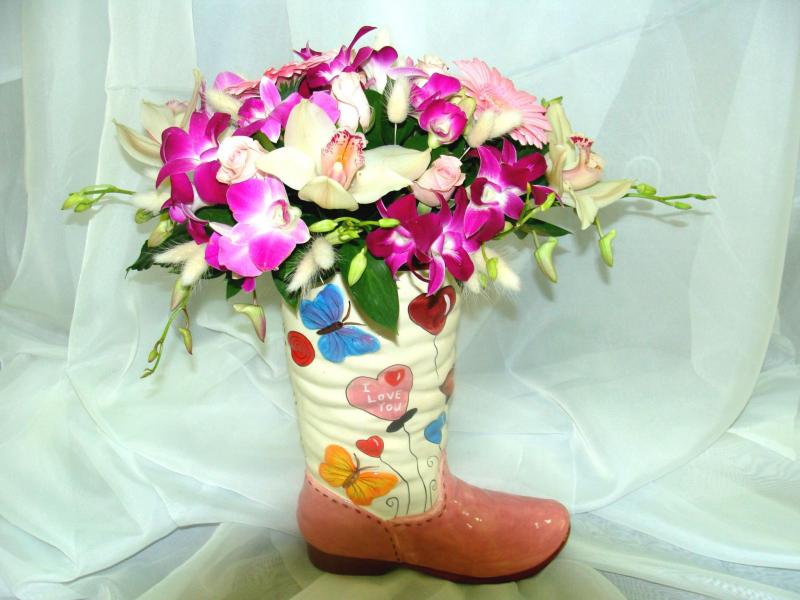 Композиция из цветов Веселый сапожок