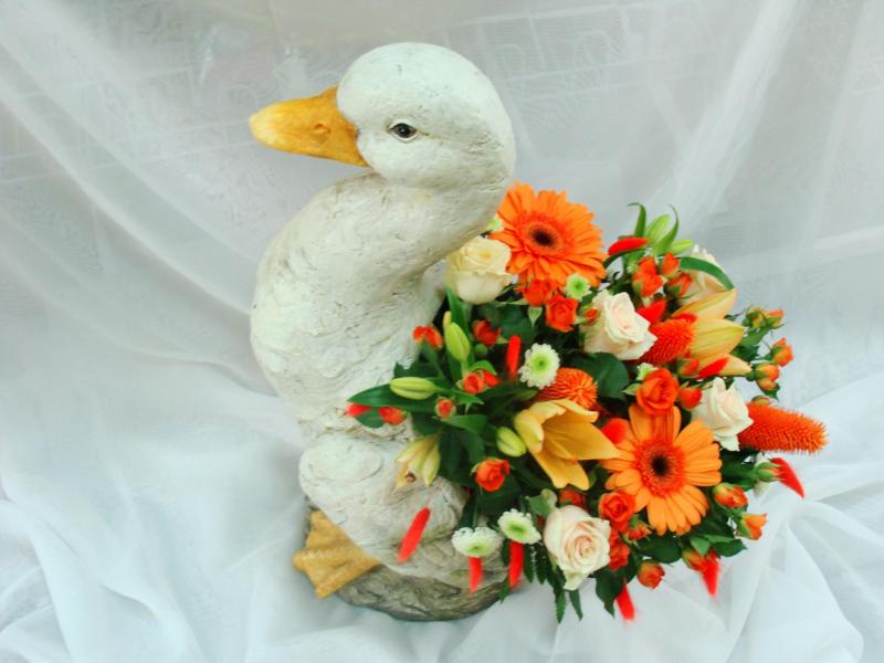 Композиция напольная Цветочная утка