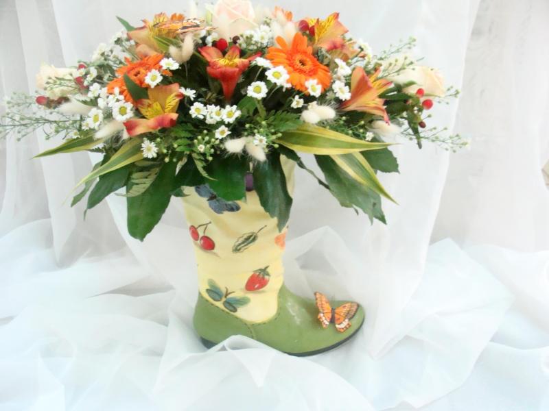 Композиция из цветов Счастливый сапожок