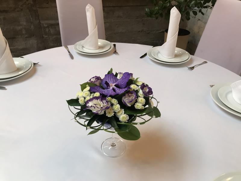 Цветы на  свадьбу Синея улыбка Гостевой стол