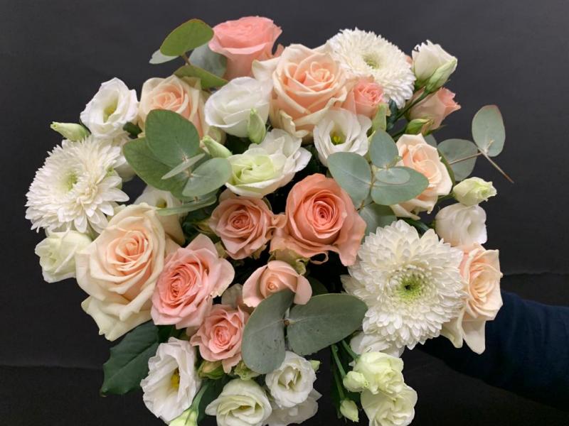 Букет невесты с розамиЦвета благородства
