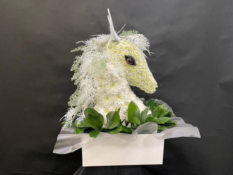 Лошадка из цветов Очень милая