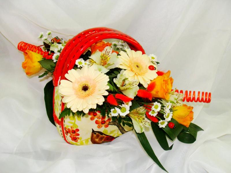 Композиция из цветов Ваза-сумочка