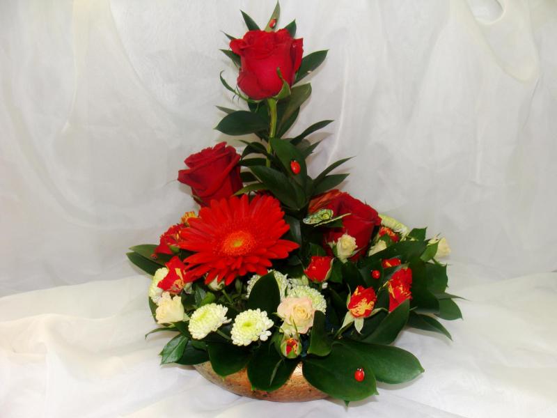 Композиция из цветов Движение по спирали