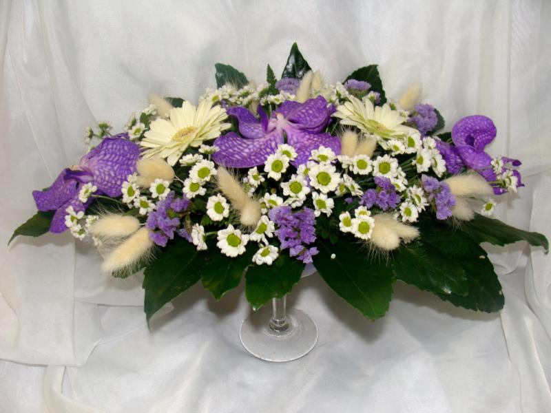 Композиция из цветов Фиолетовая линия