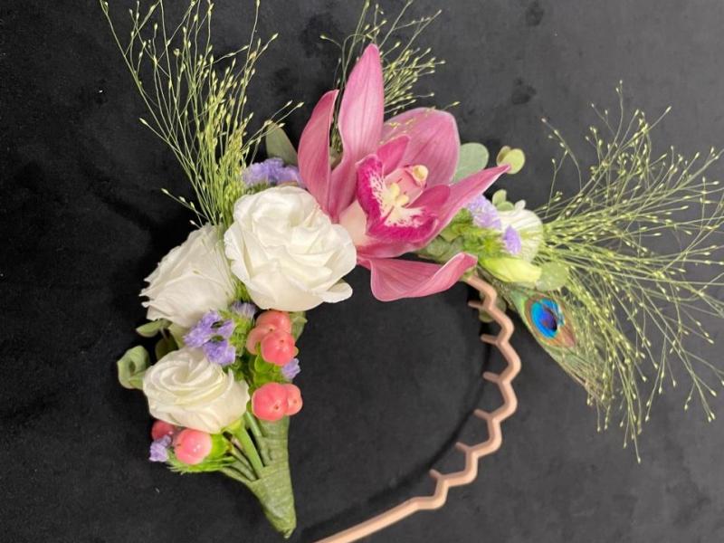 Ободок из цветов на голову Игривое порхание