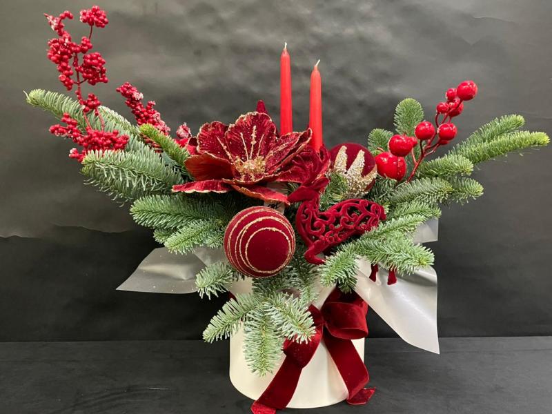 Яркие моменты зимы Композиция из нобилиса живая ель