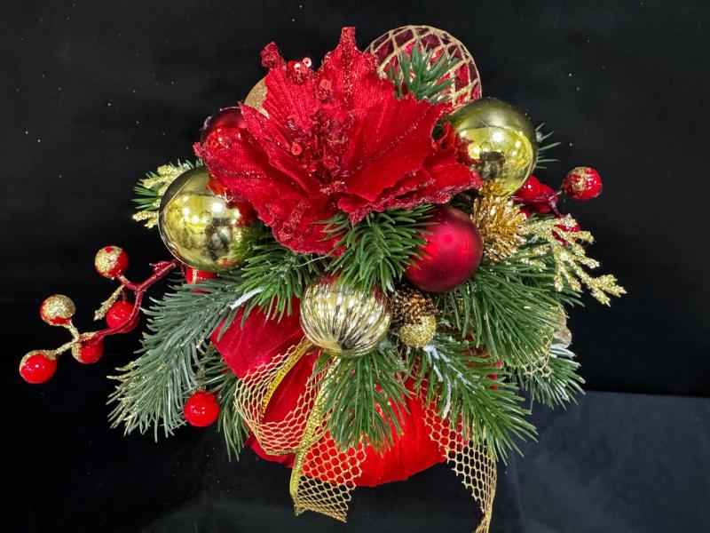 Новогодняя композиция Бархатный шар зимы 3