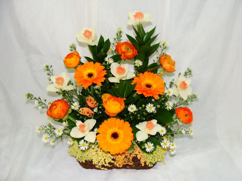 Композиция из живых цветов Жизнь прекрасна