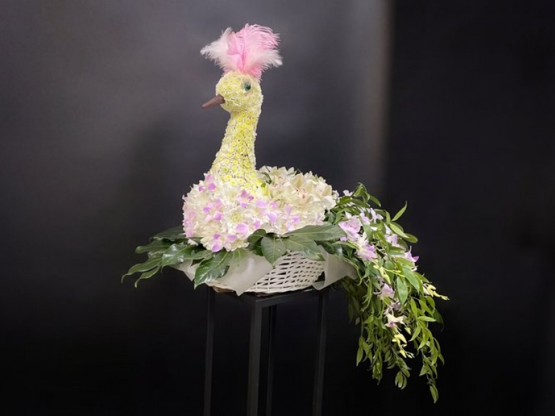 Фигурка из цветов Птица счастья