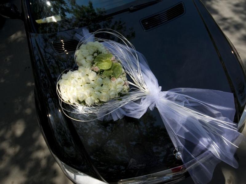 Цветы для украшения машины на свадьбу Сердце в дар